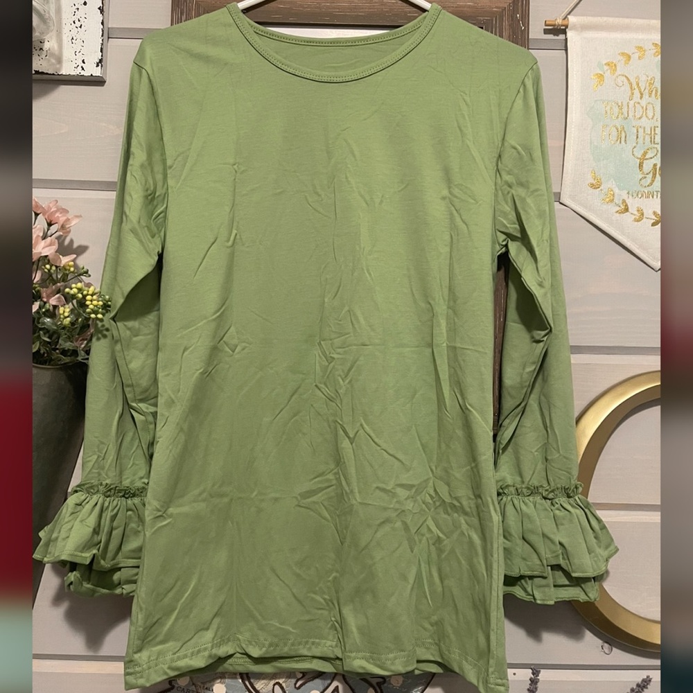 Long sleeve ruffle cuff shirt